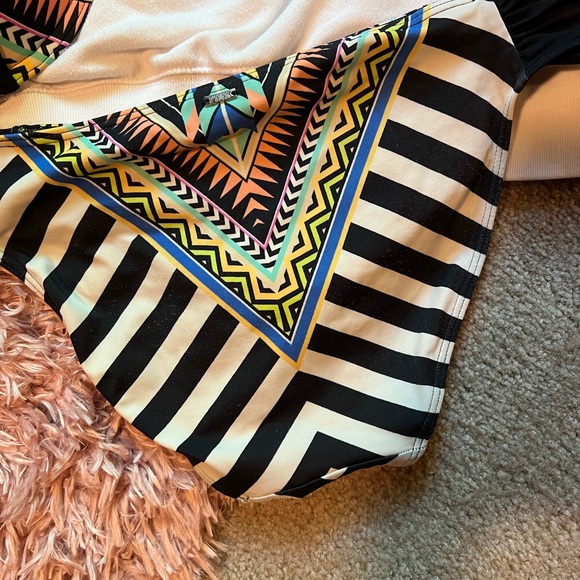 Victoria Secret PINK tribal Aztec cage strappy bikini set with cover up L/ DD - Picture 3 of 4